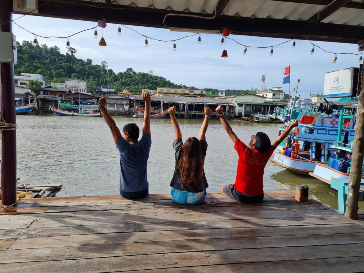 Rub Lom Chom Klong Homestay Чумпхон Екстер'єр фото