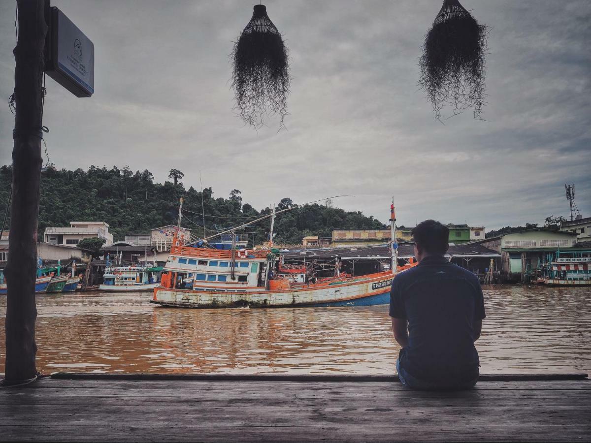 Rub Lom Chom Klong Homestay Чумпхон Екстер'єр фото